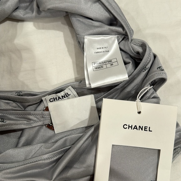 Chanel coco beach 24 swimsuit - Picture 5 of 8